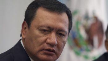 Osorio Chong negó Pegasus pero ya aparecieron los contratos del Cisen: periodistas