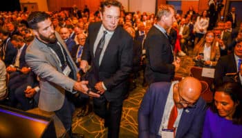 Tesla se enfoca en automóviles autónomos y espera lanzarlos a la venta a fin de año: Elon Musk