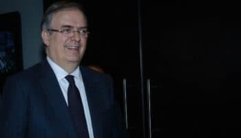 Ebrard anuncia encuentro en Miami para defender a migrantes