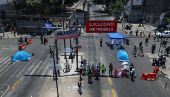 Vecinos afectados por agua contaminada levantan bloqueo