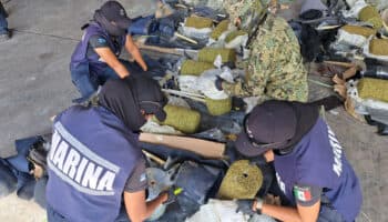 Marina decomisa 4 toneladas de marihuana oculta en tarimas de telas