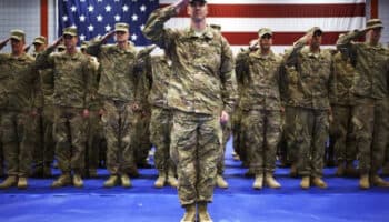 EU expulsará a personas transgénero del ejército en un plazo de 30 días