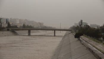 EU construye muro sobre canal del río Tijuana pese a tratados que lo impedían