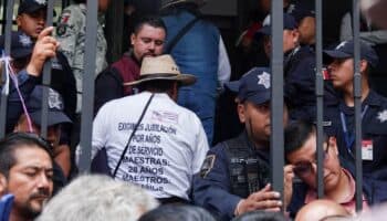 Reportan enfrentamiento afuera de la Segob durante reunión con la CNTE