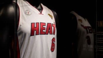 NBA: Ex empleado de Heat se declara culpable por robar 400 camisetas