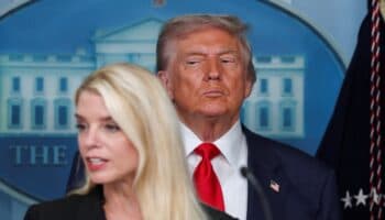 Bondi lamenta el sufrimiento de las víctimas de Epstein ante las críticas por proteger los nombres de abusadores