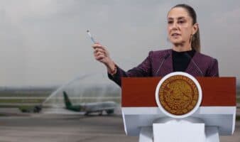 Sheinbaum confía en resolver disputa aérea con EE.UU. y rechaza cambios en operaciones de carga