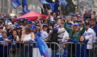 Desata Dodgers la euforia en las principales calles de Los Ángeles |  Video y Fotogalería