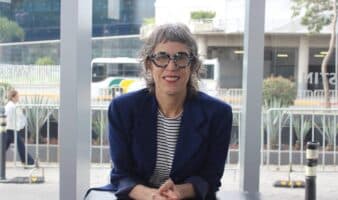 “Algo pasa con las democracias, están flaqueando de manera feroz”: Nona Fernández