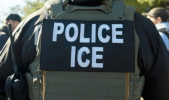 Suspenden a dos agentes de ICE por supuestamente mentir tras disparar a venezolano