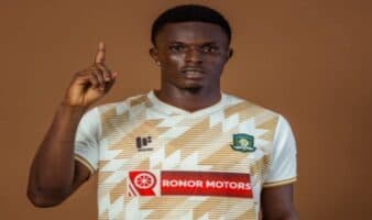 Muere futbolista ghanés en tiroteo durante un robo a mano armada a su equipo | Video