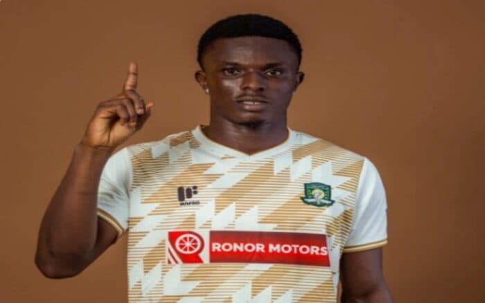 Muere futbolista ghanés en tiroteo durante un robo a mano armada a su equipo | Video