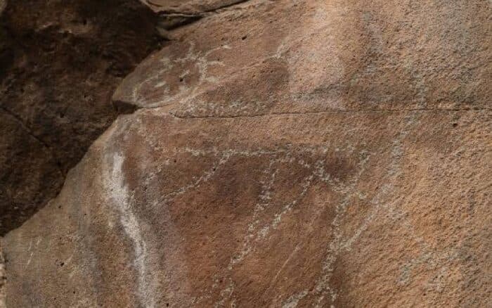 Identifican grabados y pinturas rupestres en Hidalgo