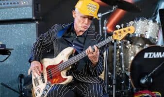 Flea, un paso delante de los Red Hot Chili Peppers (Reseña)