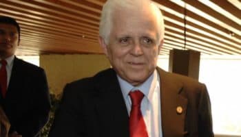 Góngora Pimentel obtiene suspensión que evita que sea detenido