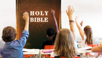 Ordenan incorporar la Biblia a clases en escuelas públicas de Oklahoma, EU