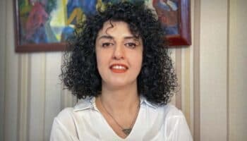 Detienen violentamente en Irán a Narges Mohammadi, Nobel de la Paz 2023