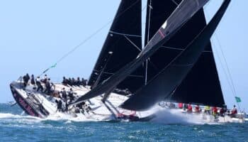 Reportan dos incidentes mortales durante tradicional regata australiana