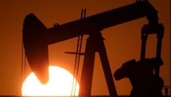 Banamex prevé caída en producción petrolera en México para 2025 y 2026