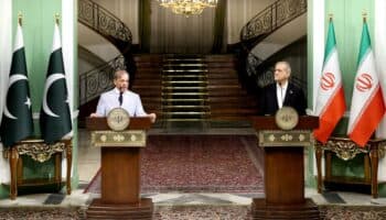 Pakistán, país con arsenal nuclear, apoyará a Irán 'por todos los medios' frente a Israel