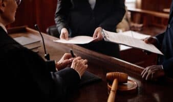 Reforma al amparo 'impulsada por Sheinbaum' es 'regresiva' y limita derechos: Cossío | Video