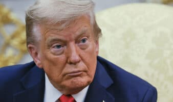 Trump propone redirigir el dinero de la cobertura Obamacare directamente a los ciudadanos