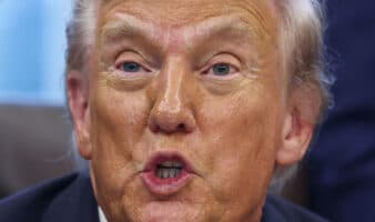 Trump dice que redadas migratorias 'no han ido suficientemente lejos'