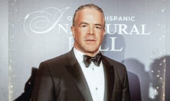 Aristegui en Vivo: Rusia y China abogan por Venezuela; nueva orden de aprehensión contra dueño de Miss Universo (18/12/2025)