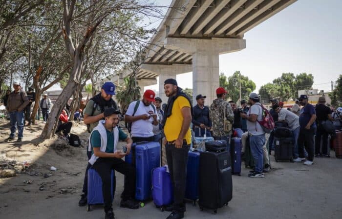 Jornaleros mexicanos cruzan a EE.UU. para la cosecha agrícola entre temor y necesidad