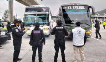 CNTE refuerza plantón con alrededor de mil maestros y normalistas; Brugada dice que 'desarrollo del Mundial está garantizado'