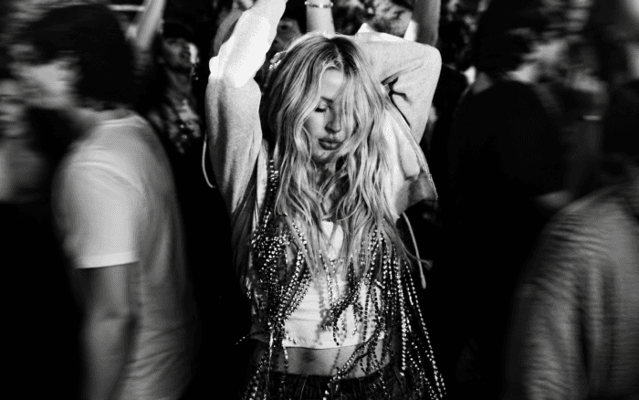 Ellie Goulding demanda a sus exmánagers por Live Nation
