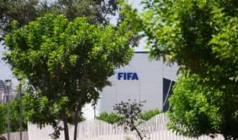 Confederación Africana de Futbol 'reafirma por unanimidad su apoyo' a Infantino